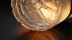 Ce înseamnă de fapt triunghiurile de pe plastic — veți fi surprinși