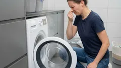 Mașina de spălat miroase a mlaștină? Verificați mai întâi aceste locuri